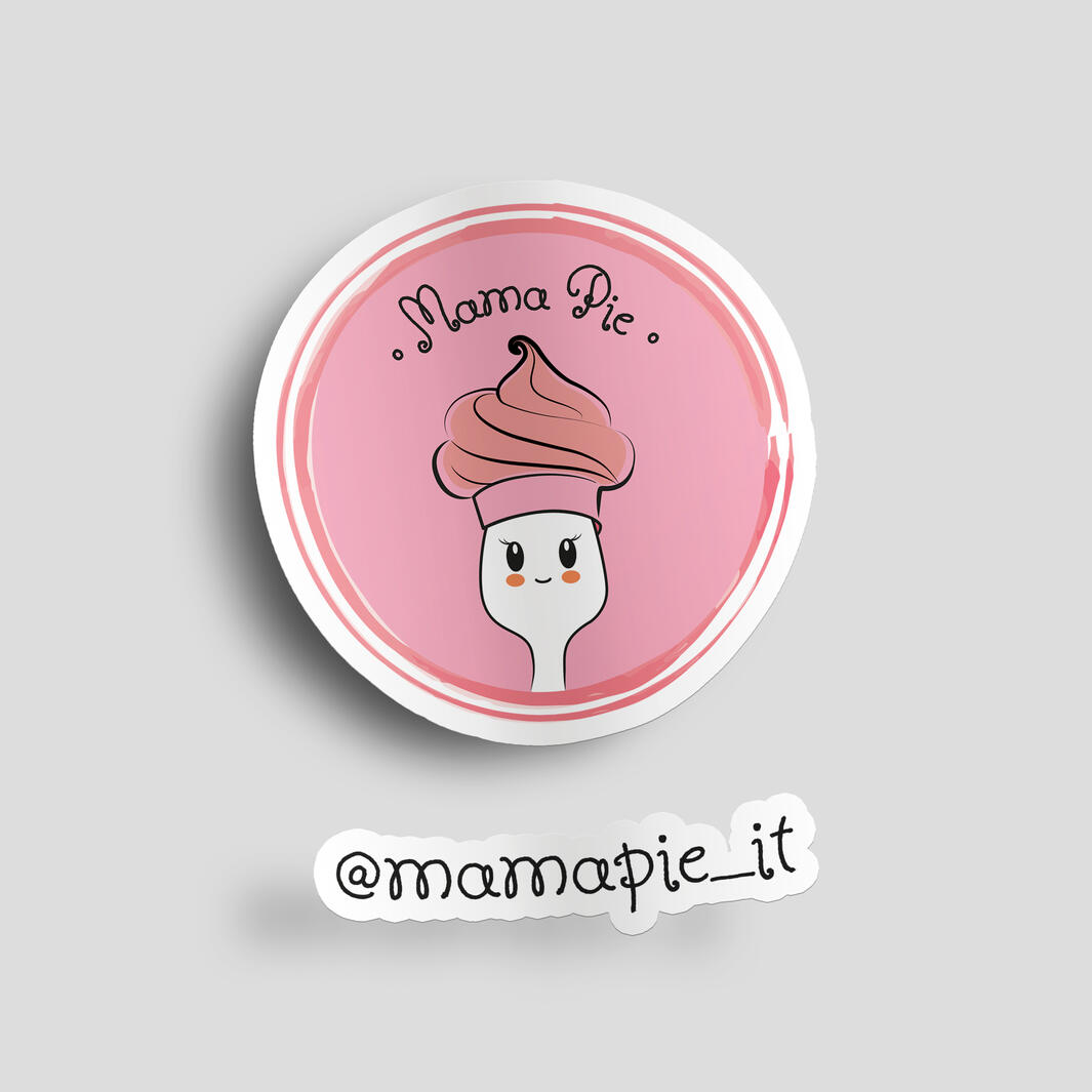 Sticker Mama Pie Adesivo illustrato per merchandising, ideato per rafforzare l’identità del brand in packaging, gift box e materiali promozionali. Stile dolce, compatto e riconoscibile ovunque.